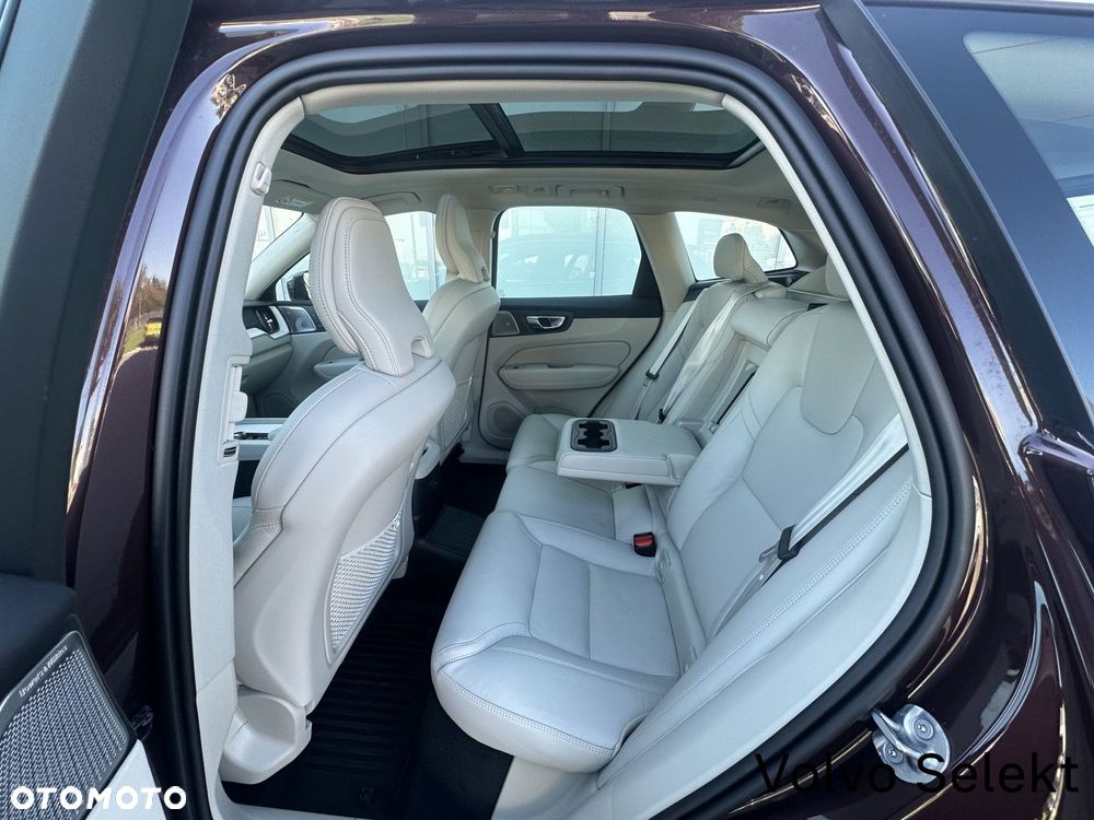 Volvo XC 60 - 32