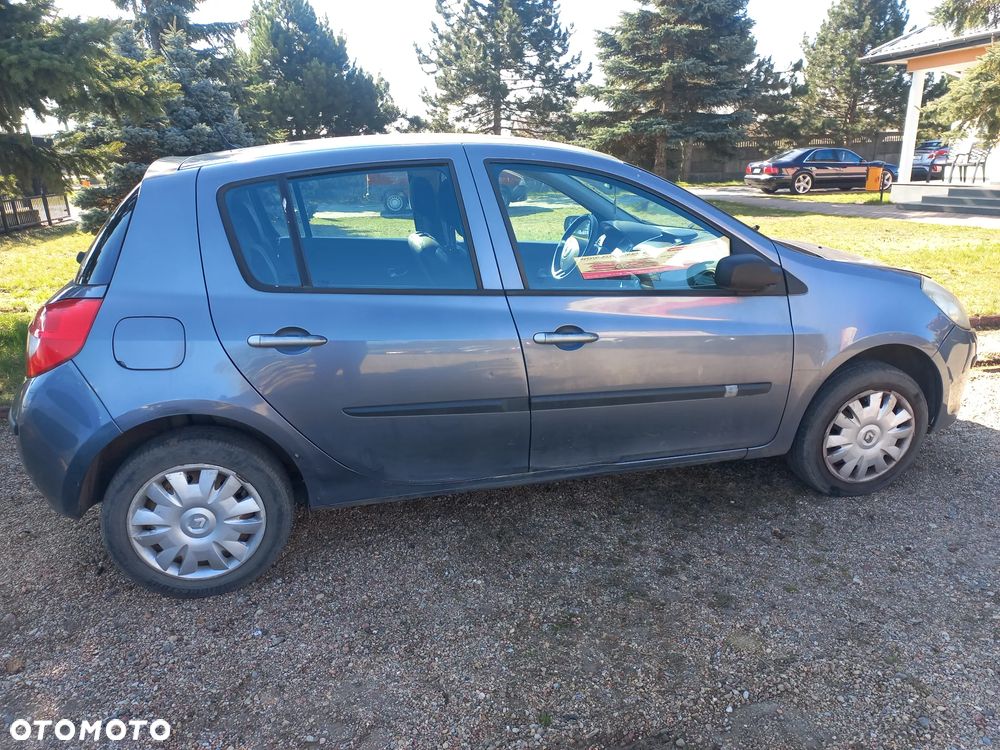 Renault Clio III 1.2 55kw 08r drzwi prawe  tylne kompletne TEJ47 - 1