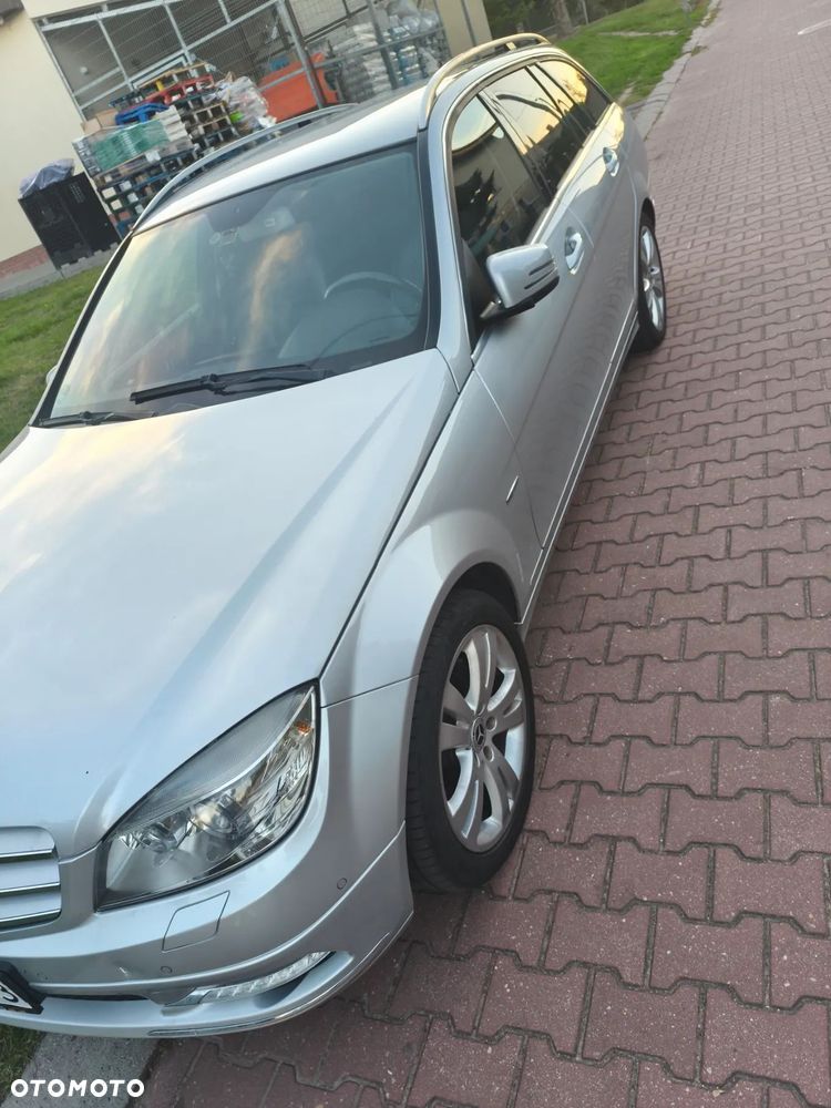 Mercedes-Benz Klasa C 200 CGI Automatik BlueEFFICIENCY Avantgarde - 2