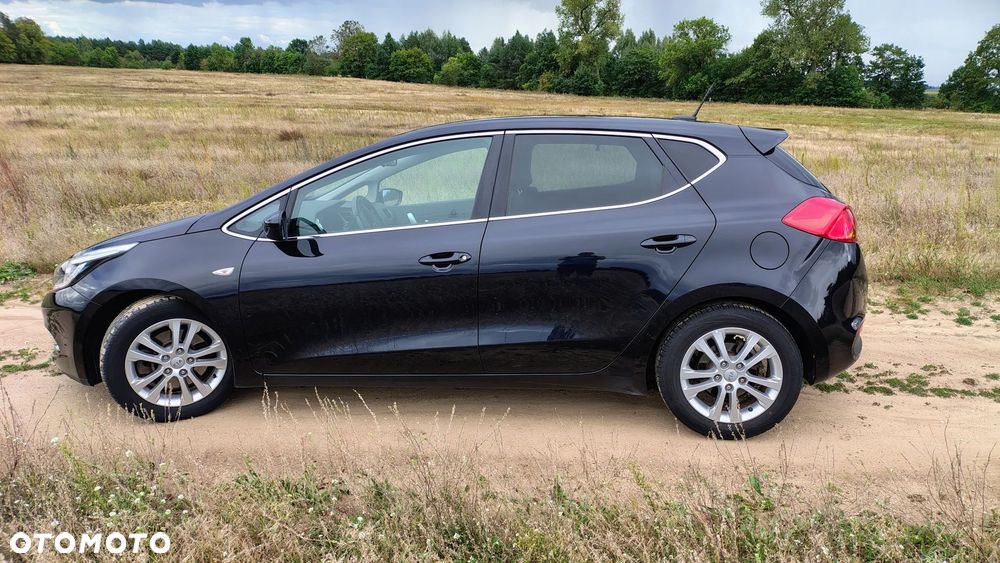Kia Ceed 1.6 CRDi 128 Dream Team Edition - 6