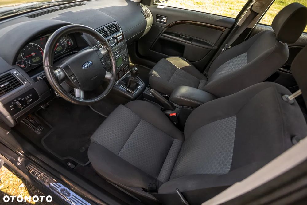Ford Mondeo 1.8 Ghia - 20