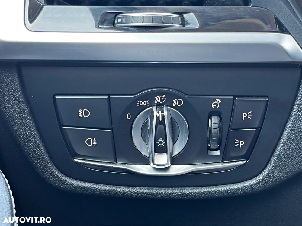 BMW X3 xDrive20i AT Standard - 21