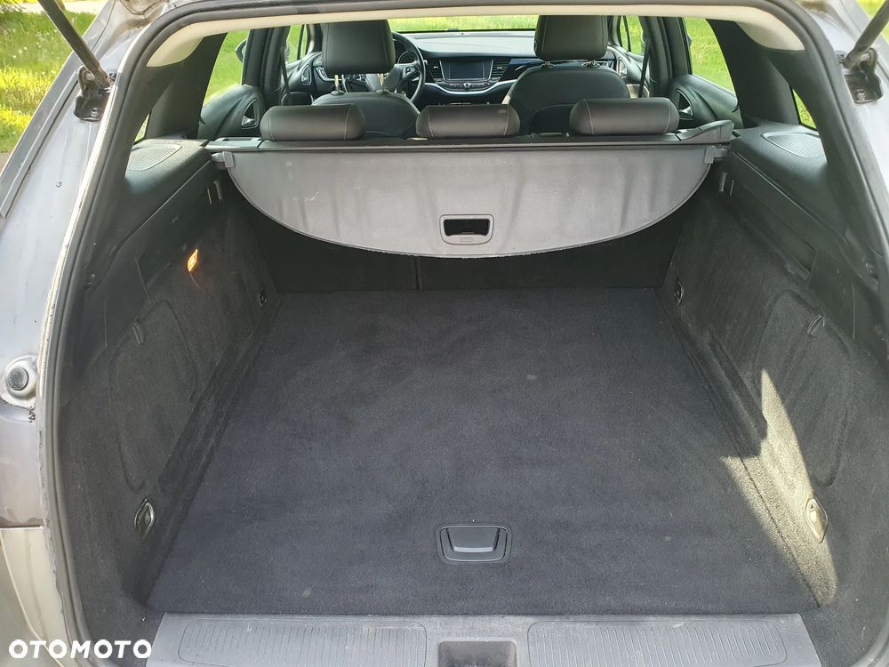 Opel Astra 1.4 T Dynamic S&S - 17