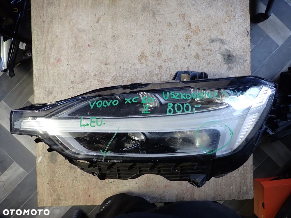 VOLVO XC60 II LAMPA LEWY PRZÓD LED - 1