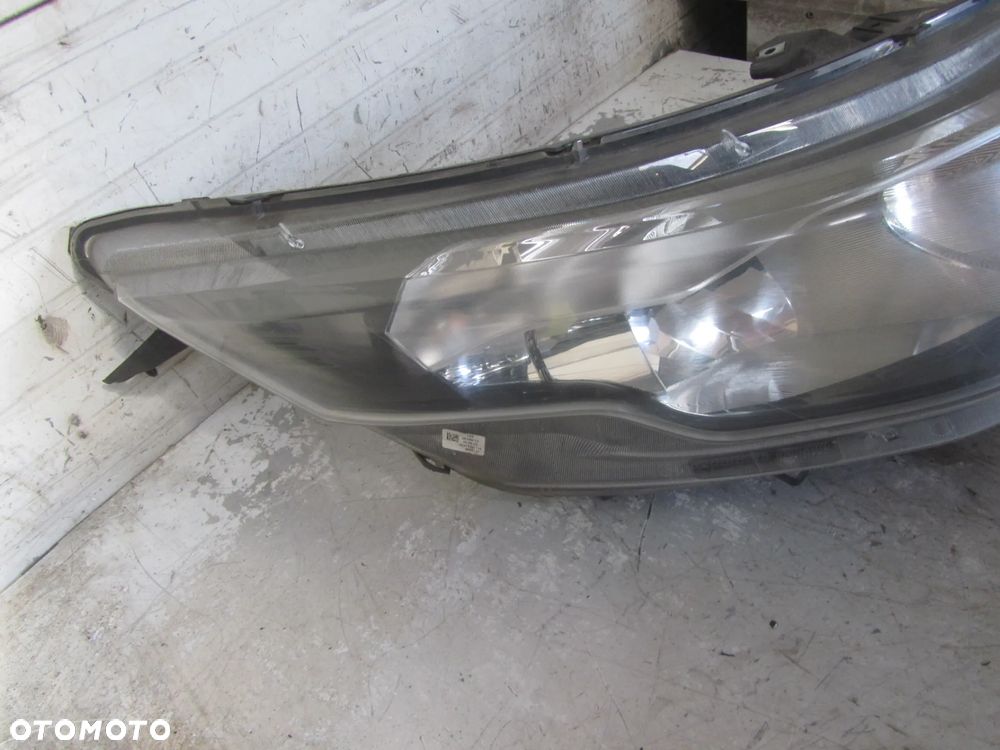 Iveco Daily reflektor prawy przód UK - 2