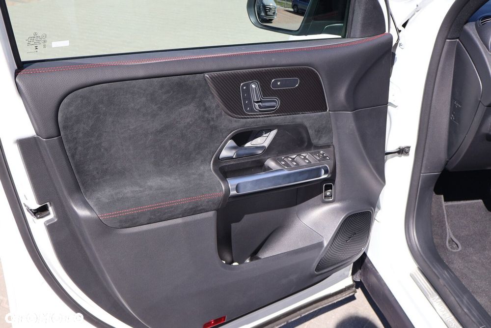 Mercedes-Benz GLB - 25