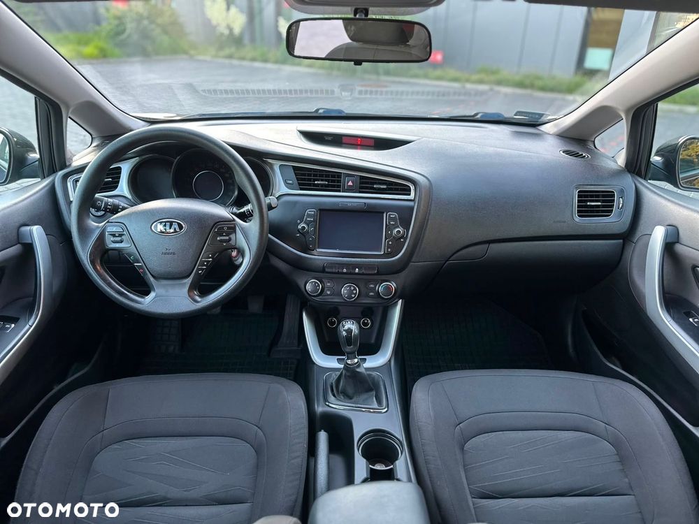 Kia Ceed - 10