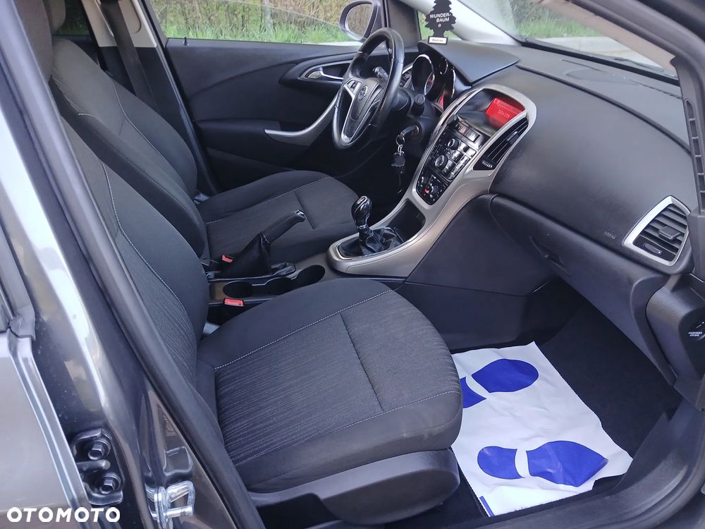 Opel Astra 1.6 Design Edition - 13