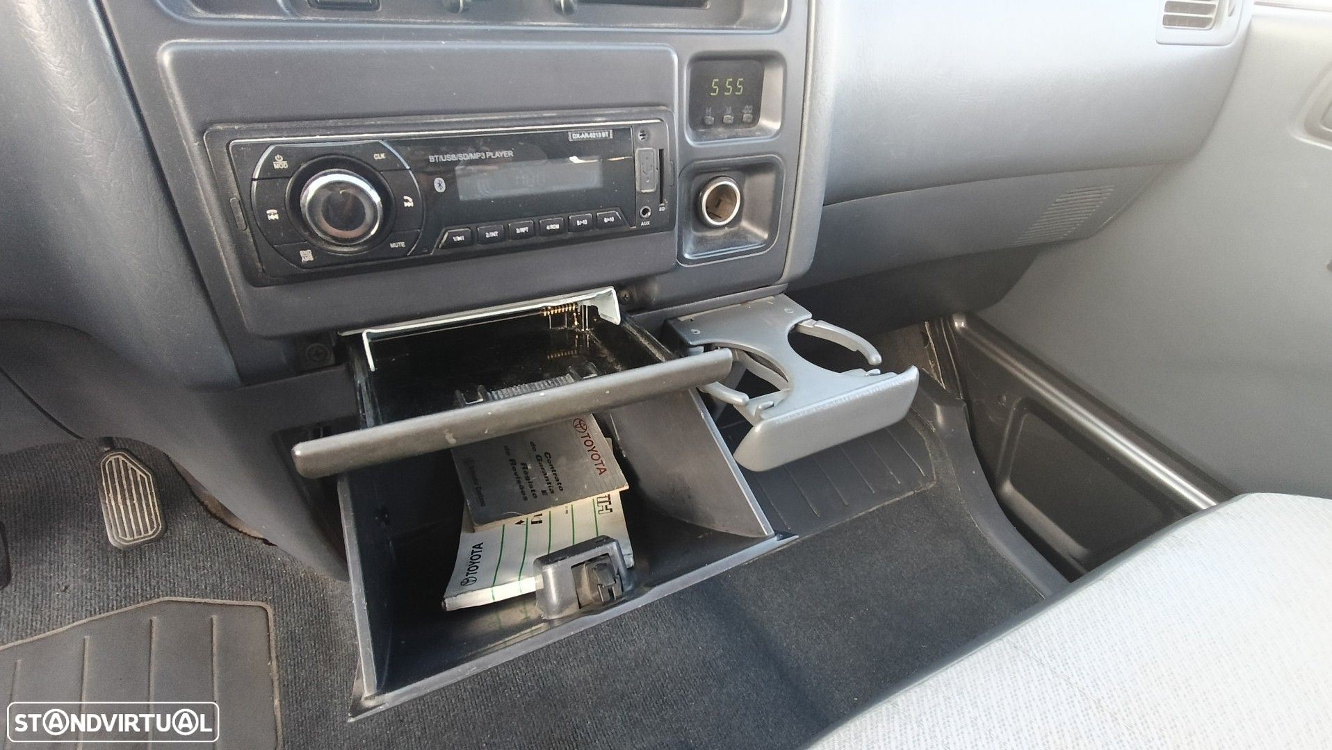 Toyota HiAce - 13