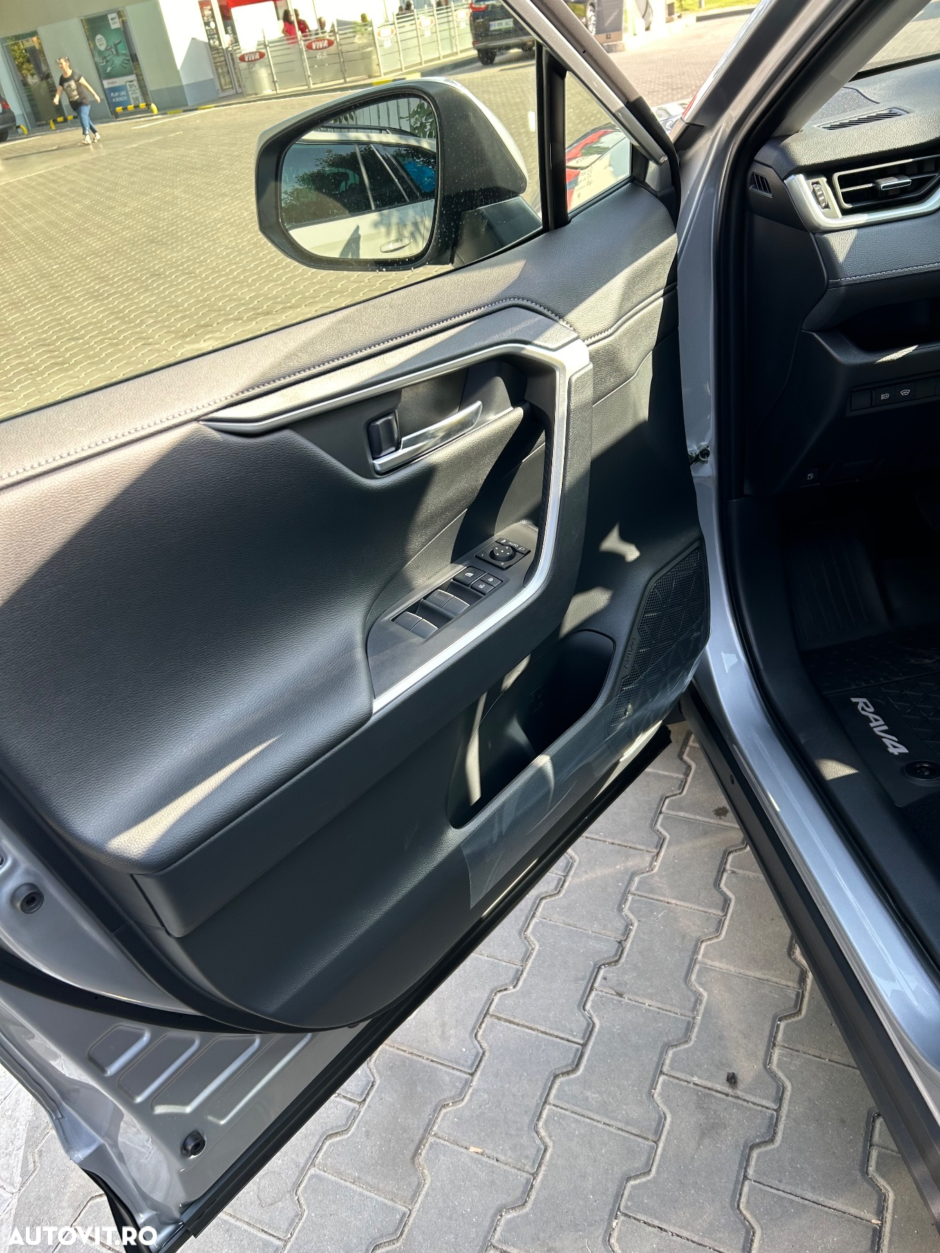 Toyota RAV4 - 7