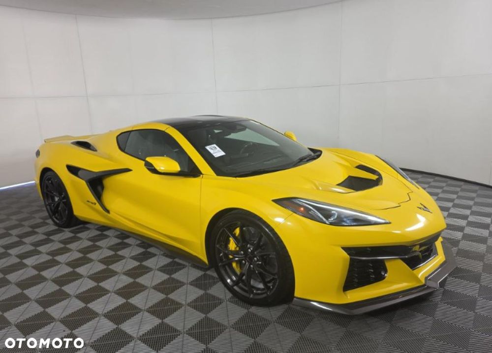 Chevrolet Corvette - 3