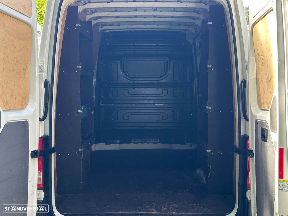 VW Crafter 2.0 TDI L3H3 - 12