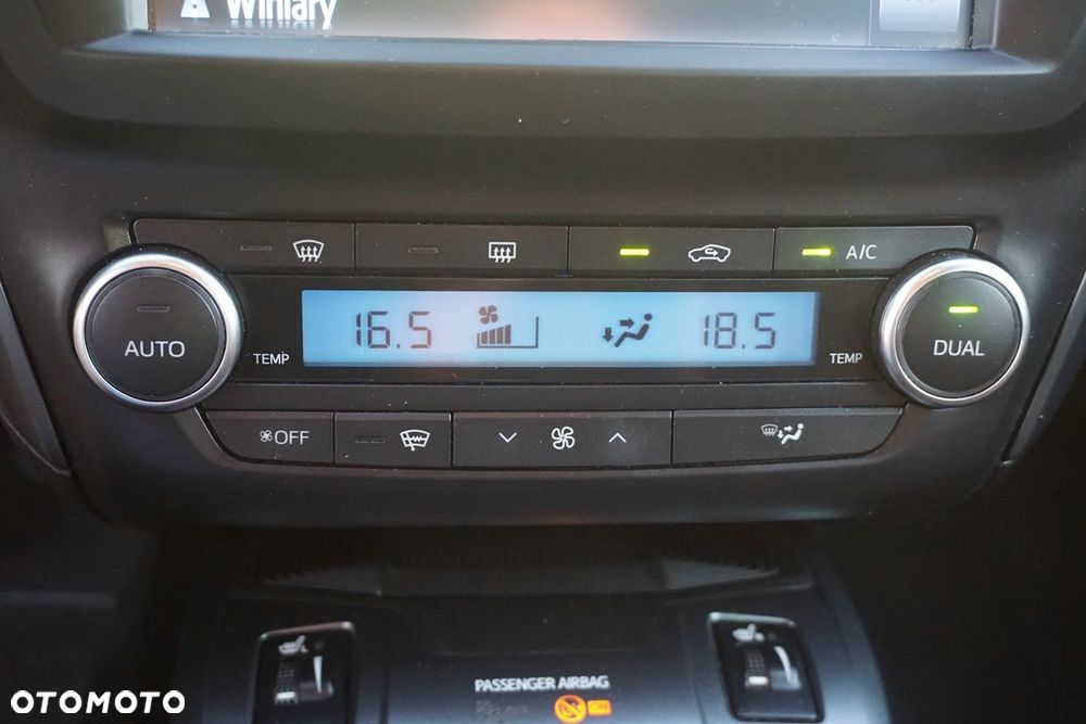 Toyota Avensis 2.0 D-4D Premium - 9