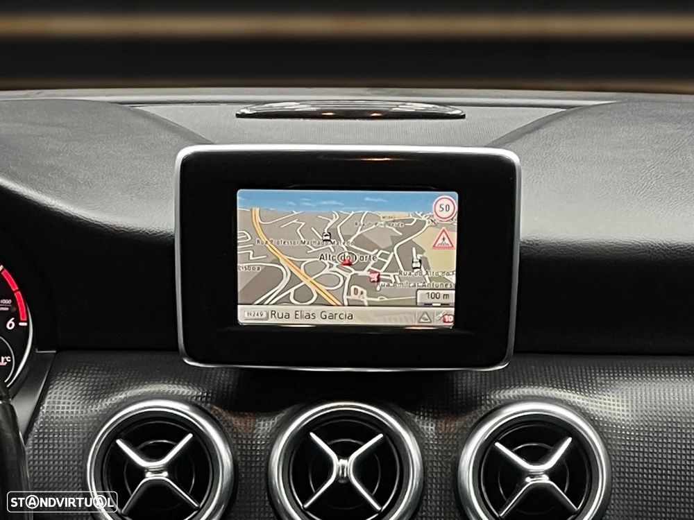 Mercedes-Benz A 180 CDI (BlueEFFICIENCY) Urban - 19