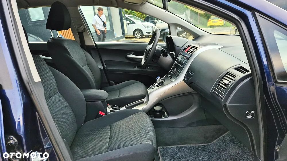 Toyota Auris 1.8 HSD Luna - 39