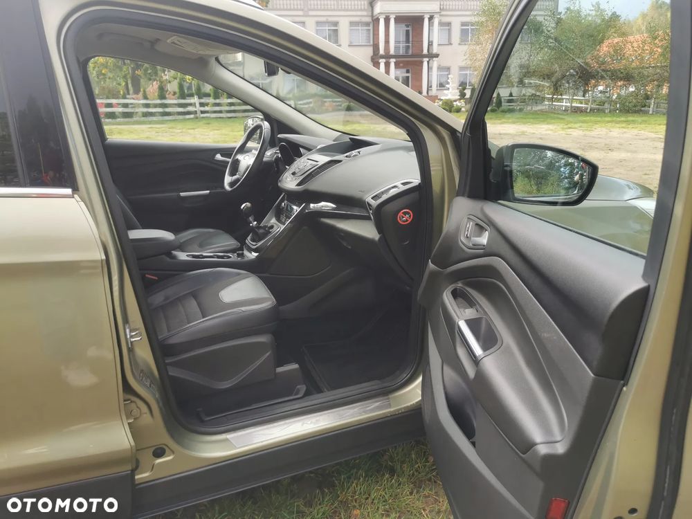 Ford Kuga 1.6 EcoBoost 2x4 Titanium - 13