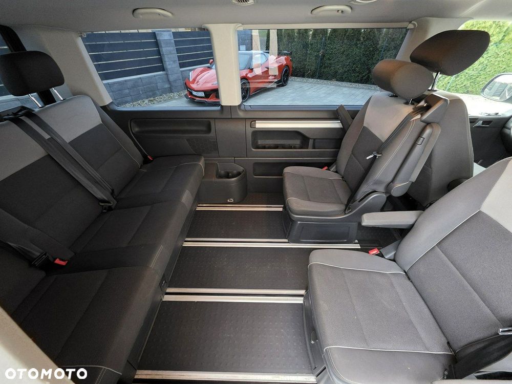 Volkswagen Multivan - 9