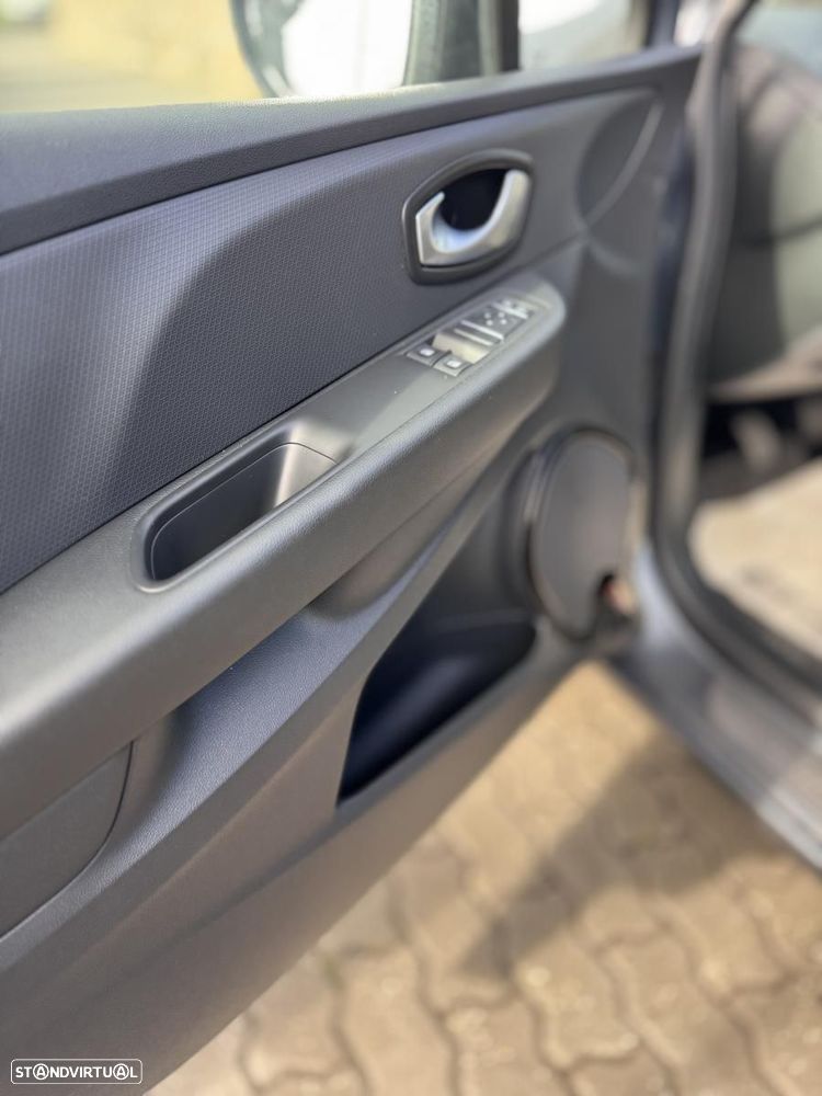 Renault Clio Break - 25
