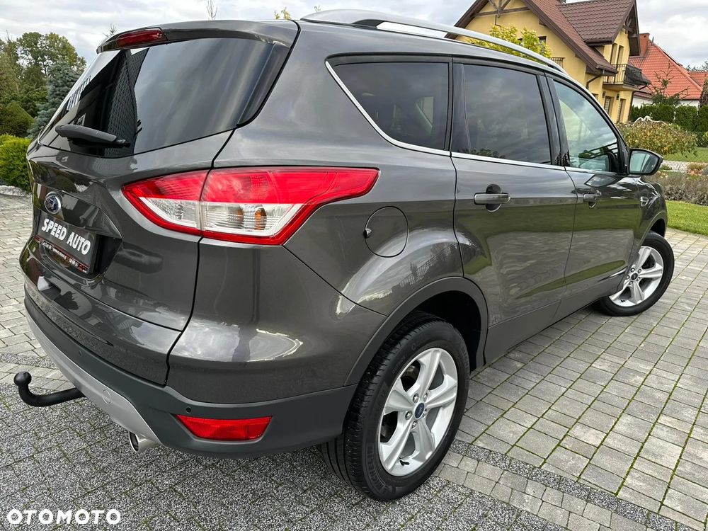 Ford Kuga 2.0 TDCi 2x4 Titanium - 12