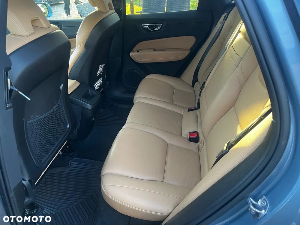 Volvo XC 60 T4 Geartronic Momentum Pro - 11