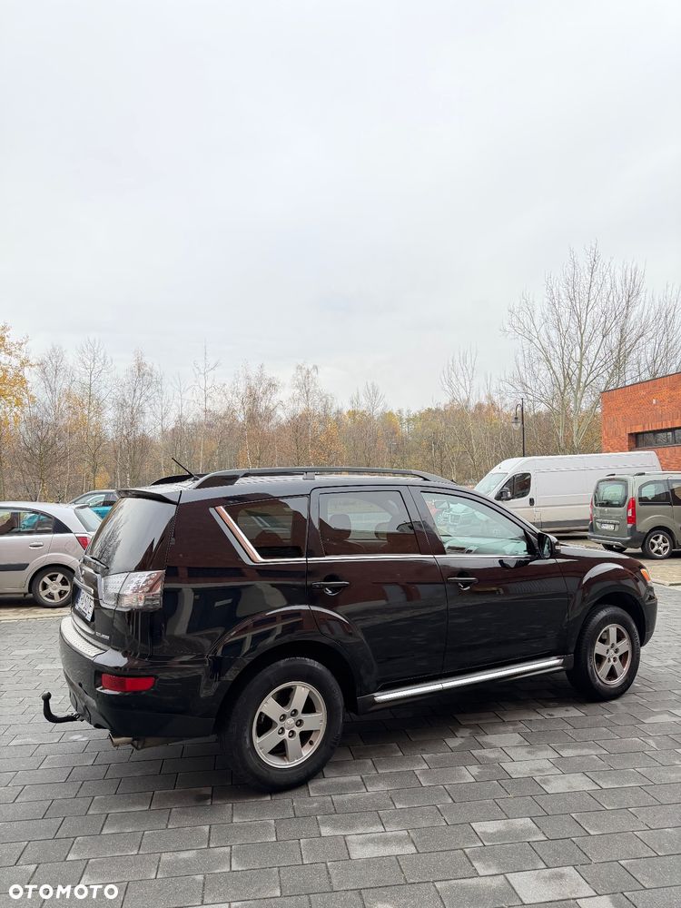 Mitsubishi Outlander 2.0 Intense + 2WD EU5 CVT - 14