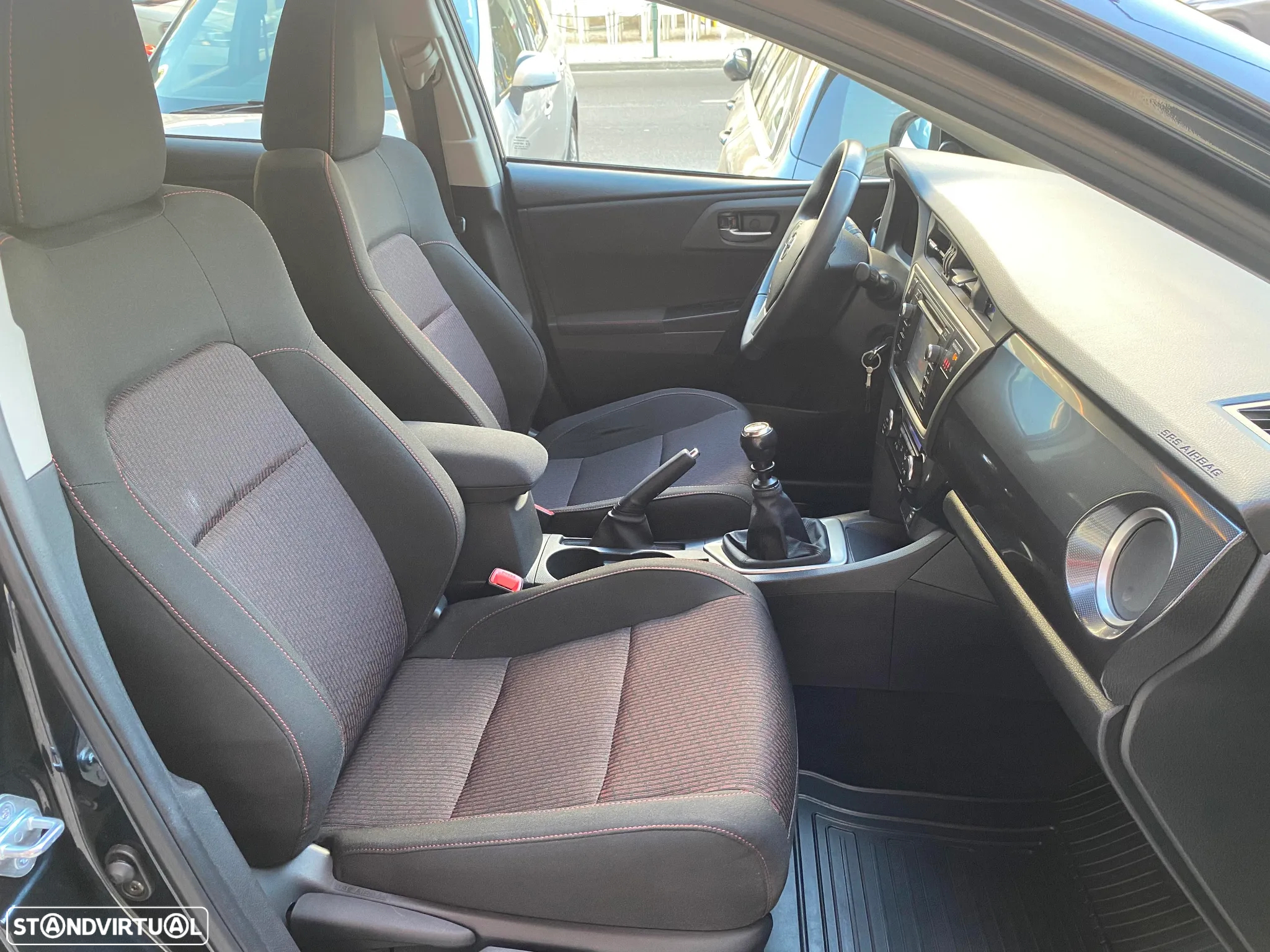 Toyota Auris Touring Sports 1.4 D-4D Com+P.Sport - 30