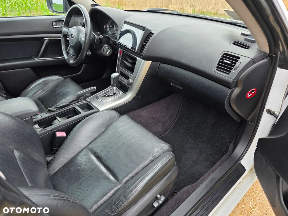 Subaru Legacy - 17