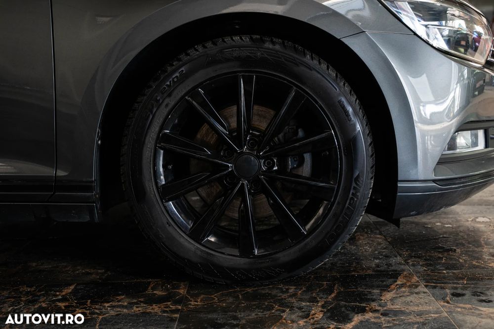 Volkswagen Passat 2.0 TDI SCR Comfortline - 12