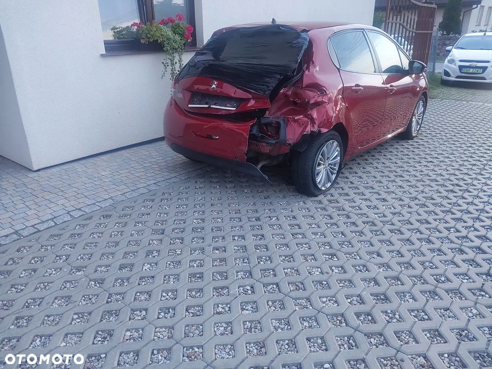 Peugeot 208 - 15