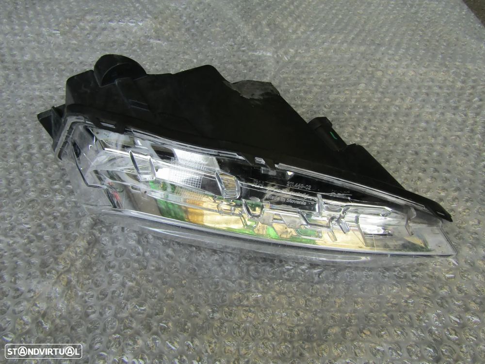 Farol de nevoeiro Seat Leon ano 2017 (ver descrição) - 4