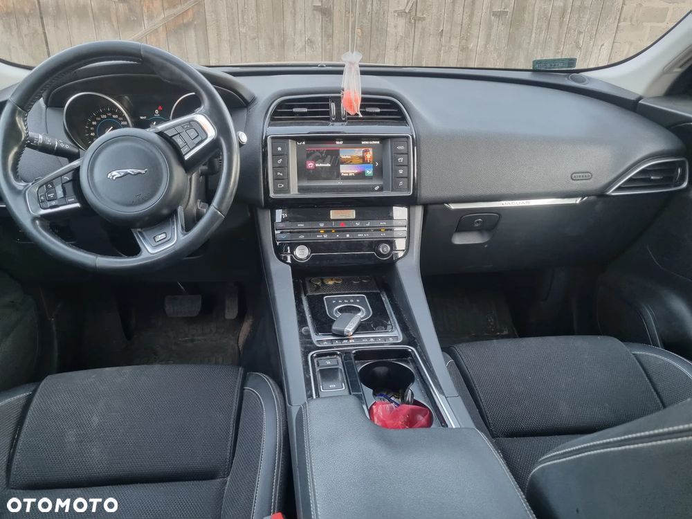 Jaguar F-Pace 20d AWD R-Sport - 5