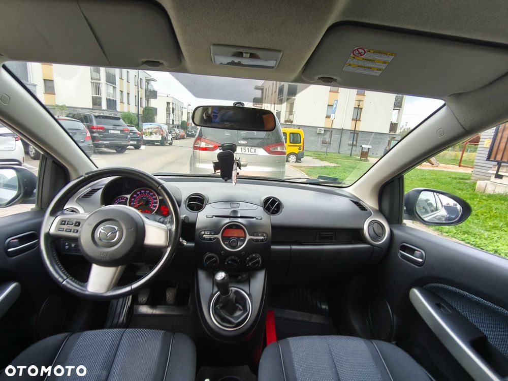 Mazda 2 - 5