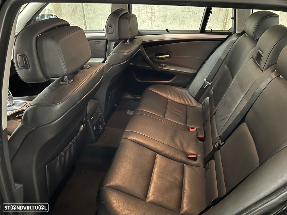 BMW 520 dA Touring - 14
