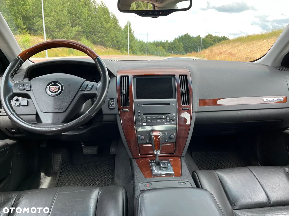 Cadillac STS - 14