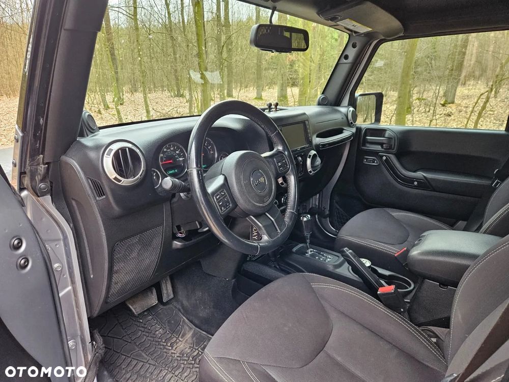 Jeep Wrangler 3.6 Unlim Sahara - 17