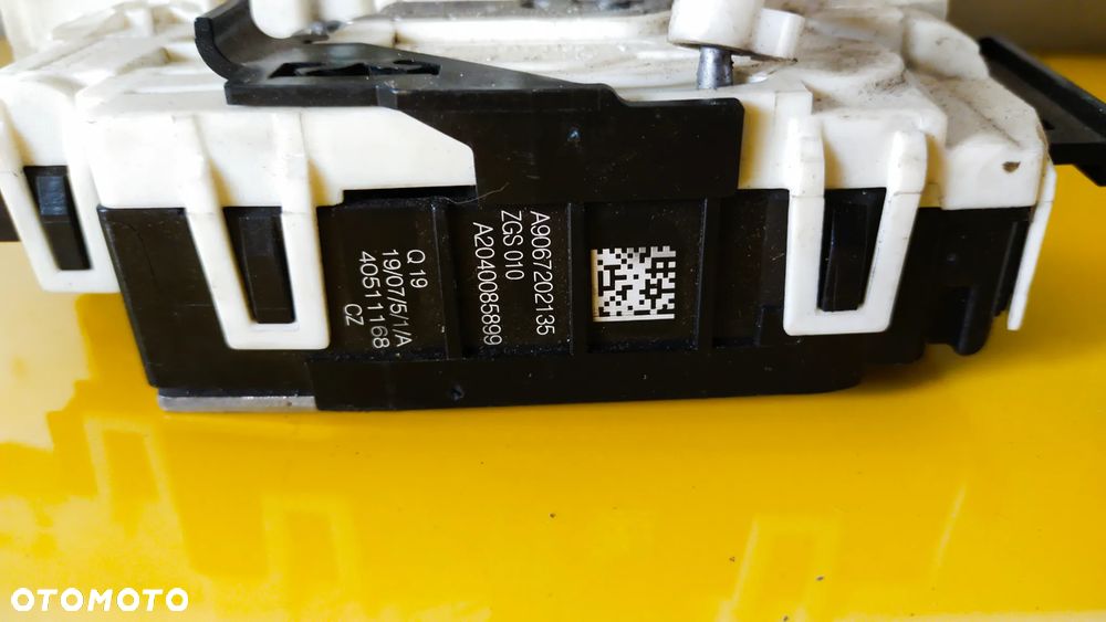 VW ZAMEK DRZWI PRZEDNICH 45111168 - 2