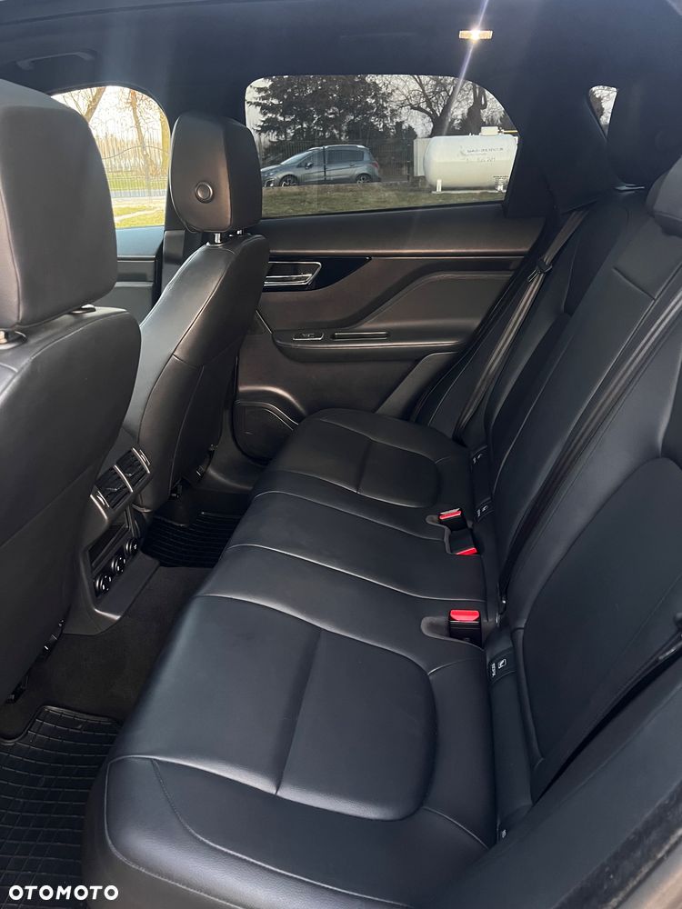 Jaguar F-Pace - 9