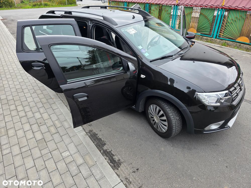 Dacia Logan TCe 90 S&S Stepway Celebration - 17