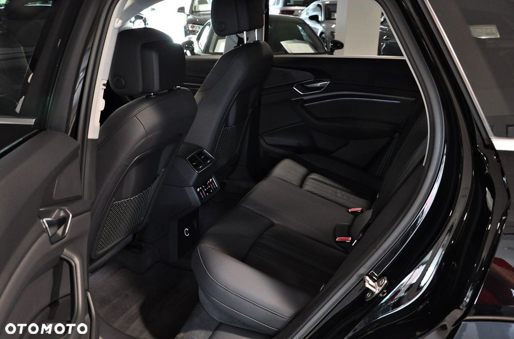 Audi e-tron - 13