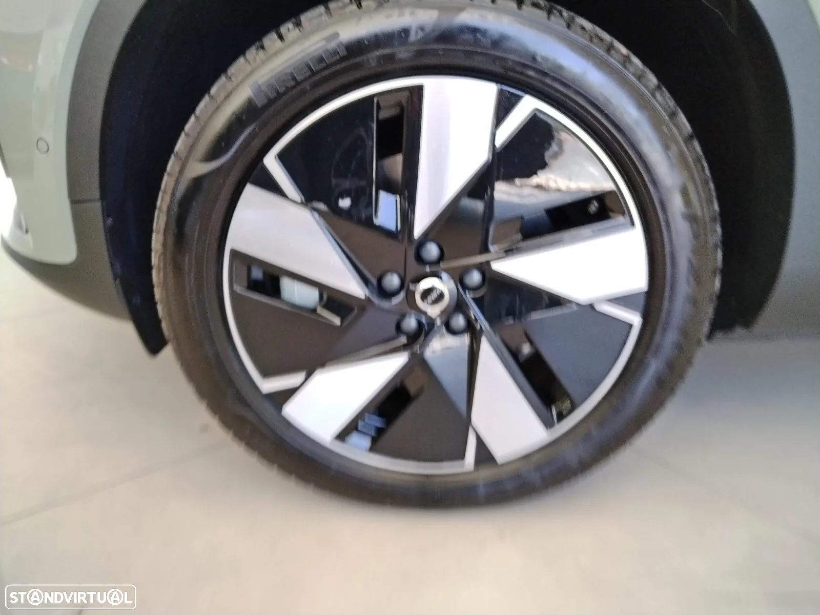 Volvo EX40 82 kWh Single Motor Extended Range Plus - 10