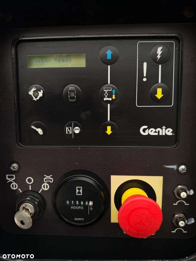 Genie Zwyżka Terenowa GS-4069RT Podnośnik Nożycowy Dźwig 14,5 metra jak Nowa z salonu! 1300 mtg. 2016 rok, Fabryczna przetwornica! 2x Gniazdo 230v góra dół. Pochodzi z Norweskiego urzędu Komuny. Zadbana! 4x4 Silnik Kubota. Zero Luzów i wycieków. Aktualne Serwisy DEKRA BMWT. Wysuwany Balkon. Sterowana z dołu i góry. Okazja Tanio !! Dokumentacja! Bez DPF, adBLUE - 6