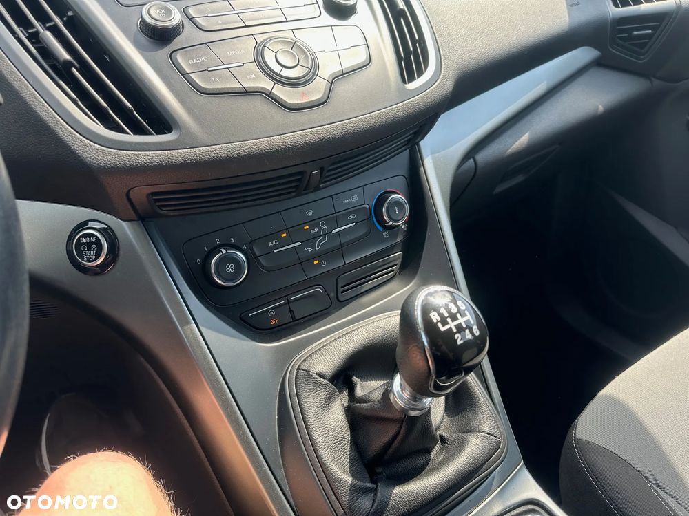 Ford Kuga 1.5 EcoBoost 2x4 Trend - 16