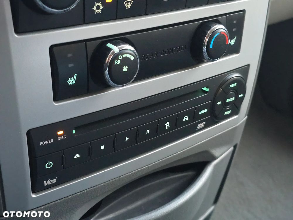 Chrysler Grand Voyager - 30