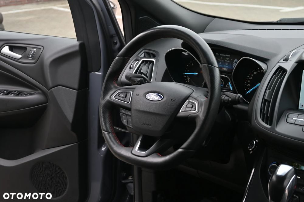 Ford Kuga 2.0 TDCi 4x4 ST-Line - 29