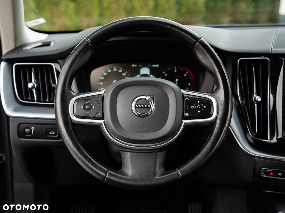 Volvo XC 60 D4 Geartronic Momentum Pro - 32