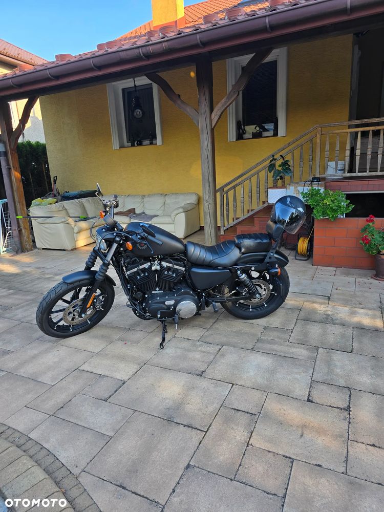 Harley-Davidson Sportster Iron 883 - 11