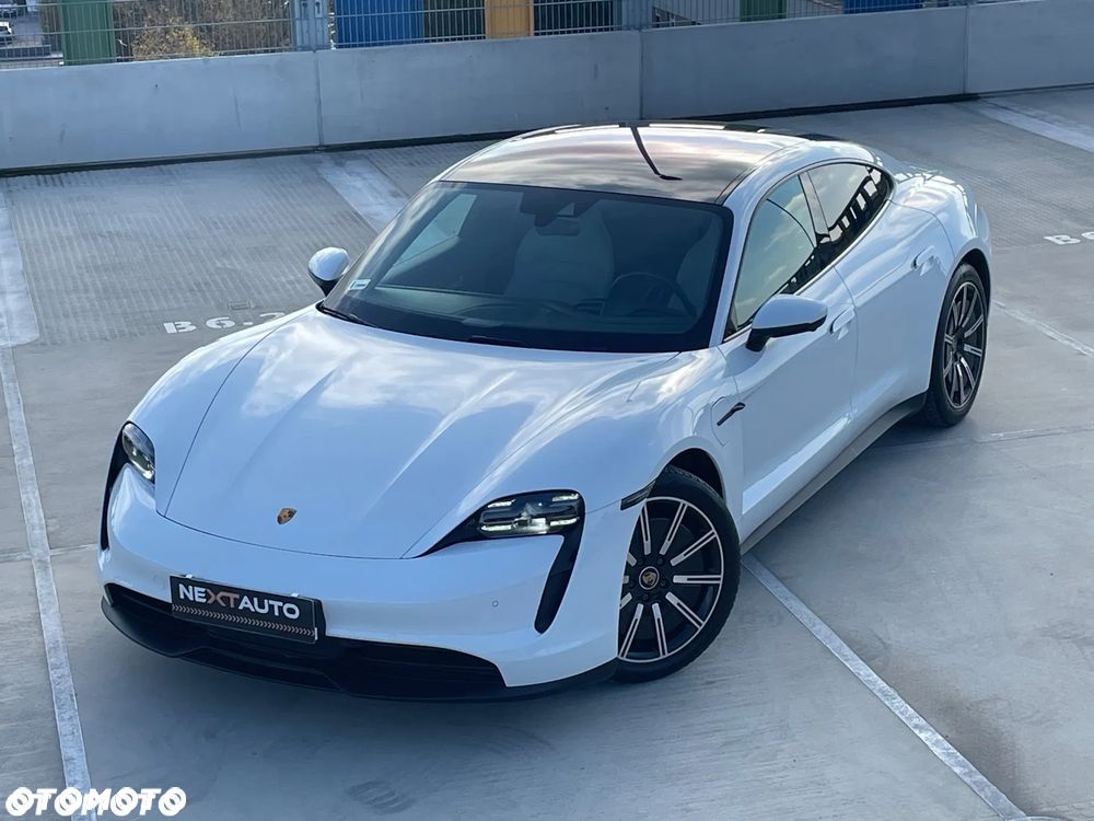 Porsche Taycan Performance Plus - 11