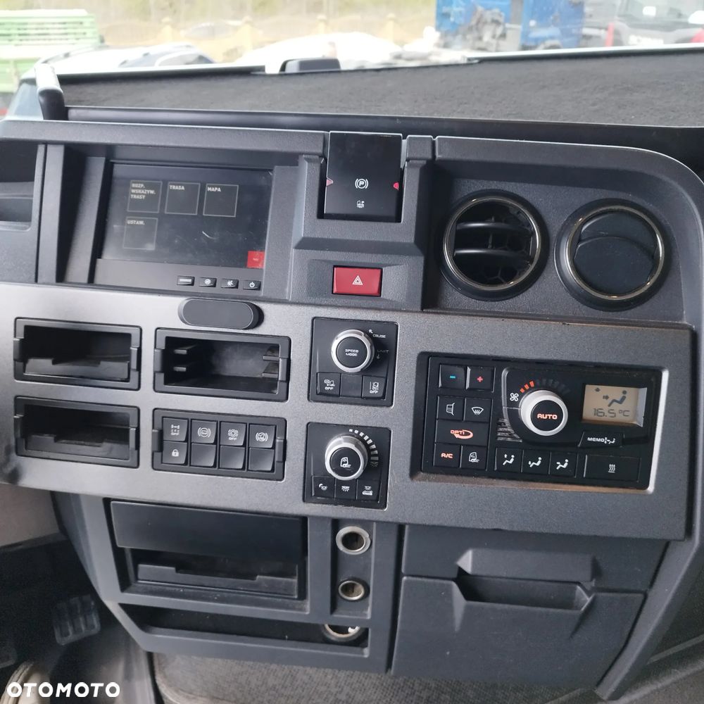 Renault GAMA T 480 - 9