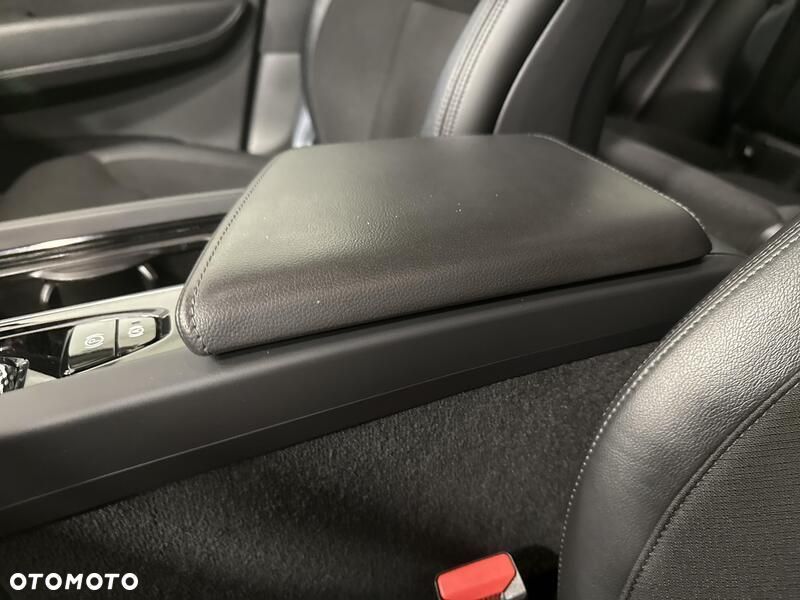 Volvo XC 60 D4 Momentum Pro - 20