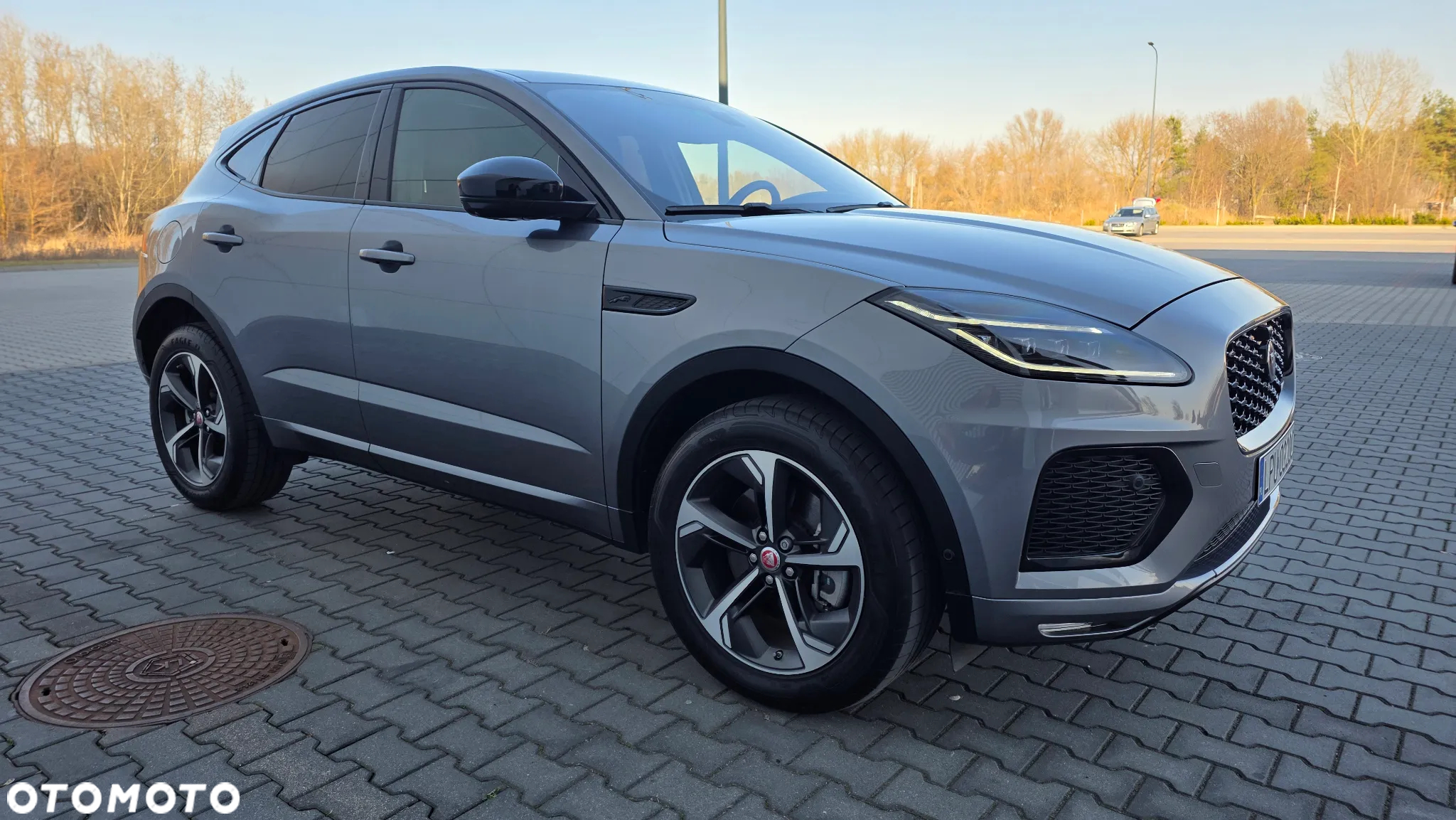 Jaguar E-Pace P250 AWD R-Dynamic Black - 3